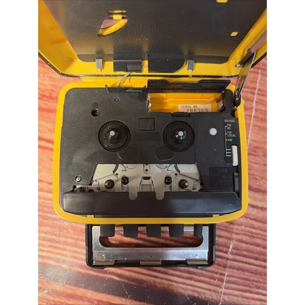 Sony Walkman FM/AM Sports WM-SXF30 Stereo Radio Cassette Player For Parts Repair